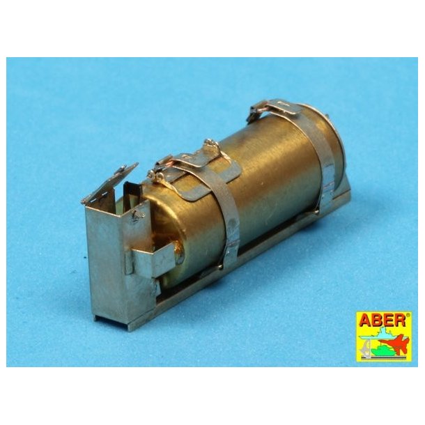 Fire extinguisher with brackets used on German tanks, assault guns and other vehicles