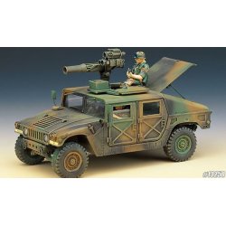 M-966 Hummer med TOW