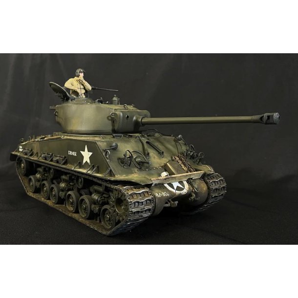 M4A3E8 Sherman &acute;Easy Eight&acute; (inkl. weathering-st), skala 1/16