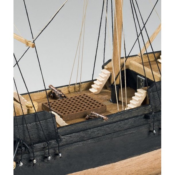 Piratskib, skala 1/135