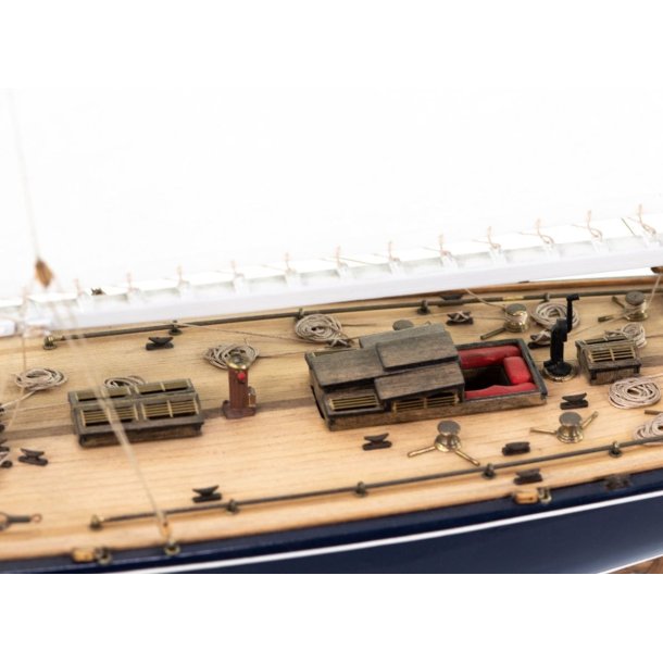 Endeavour (Americas Cup), skala 1/35
