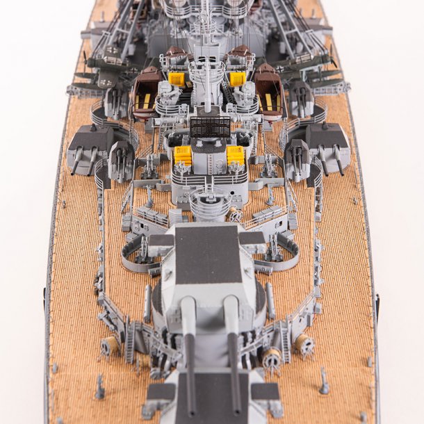 Bismarck, skala 1/200. Trbyggest