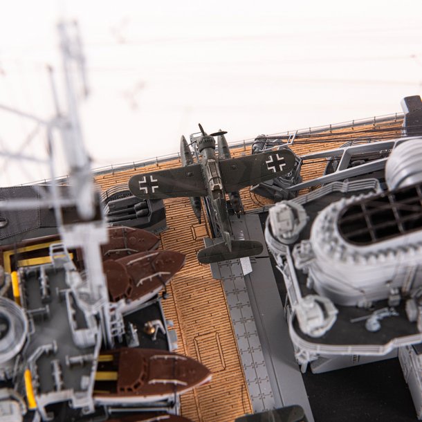 Bismarck, skala 1/200. Trbyggest