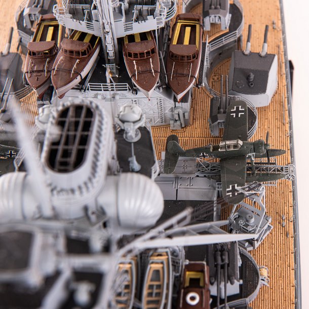 Bismarck, skala 1/200. Trbyggest