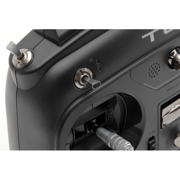 Futaba T6K V2.0 8-kanal FS 2.4GHz T-FHSS+R3006SB