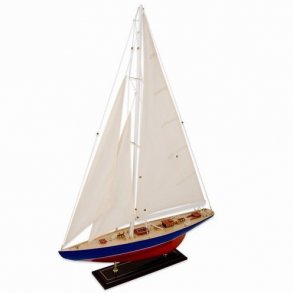 Sejlbd <Dragen> med mrkt trskrog, 65 x 42 cm