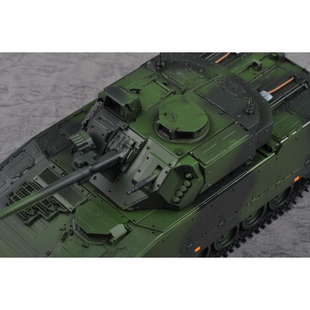 CV9035 IFV med dansk kanon