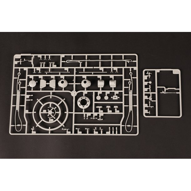 Pz.Kpfw.VI Sd.Kfz.182 Tiger II (Henschel 105mm)