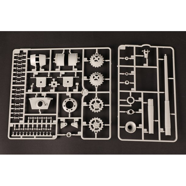 Pz.Kpfw.VI Sd.Kfz.182 Tiger II (Henschel 105mm)