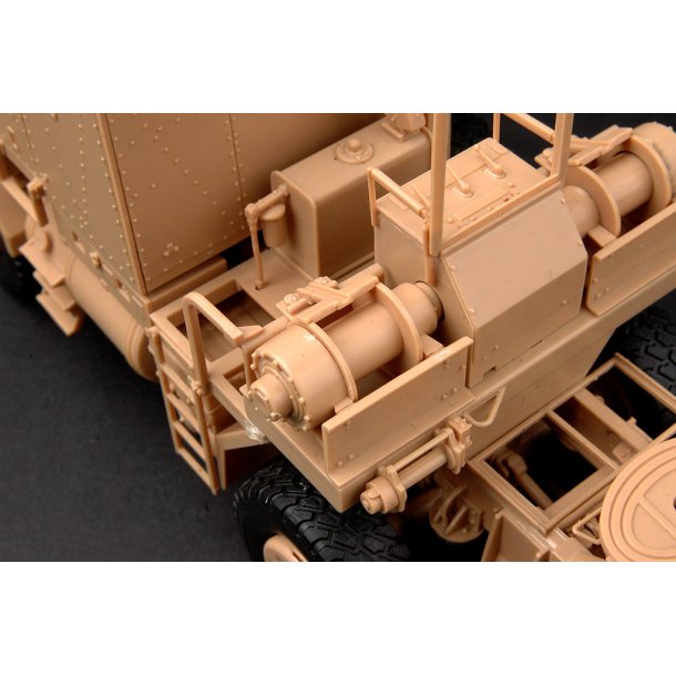 Truck Tractor &amp; M1000 Heavy Equipment Transporter Semi-trailer 