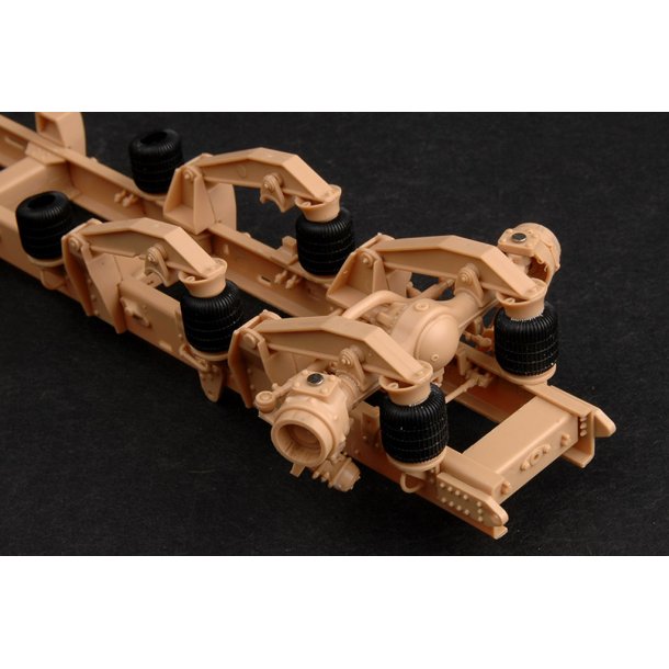 Truck Tractor &amp; M1000 Heavy Equipment Transporter Semi-trailer 