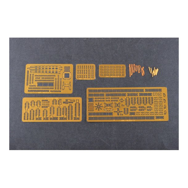 USS Hornet CV-8, skala 1/200