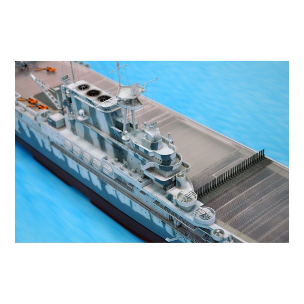 USS Hornet CV-8, skala 1/200