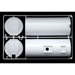 Tecnokar trailer med 20 fods tank