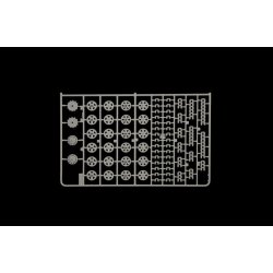 Sd. Kfz. 10 Demag D7 with 7,5 cm leIG 18 and crew