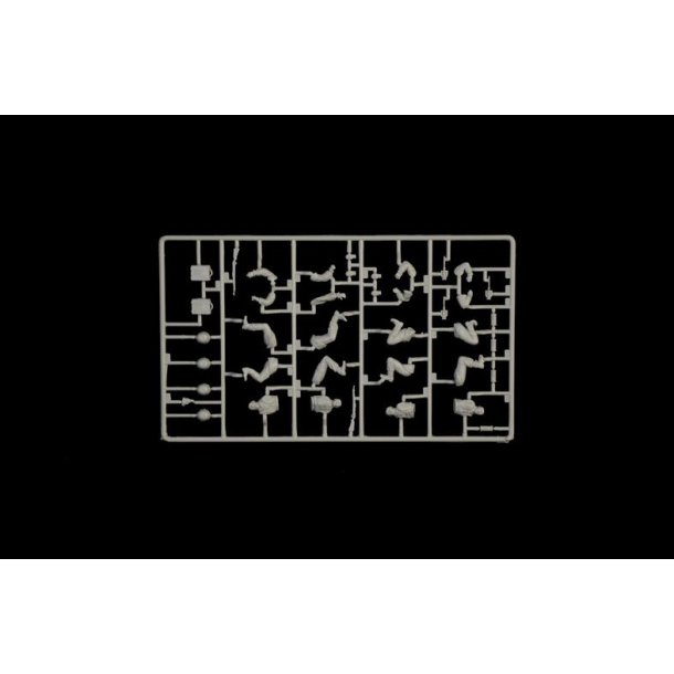 Sd. Kfz. 10 Demag D7 with 7,5 cm leIG 18 and crew