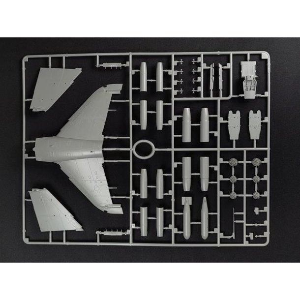 Harrier GR.3 Falklands 40th Anniversary w/tow tractor