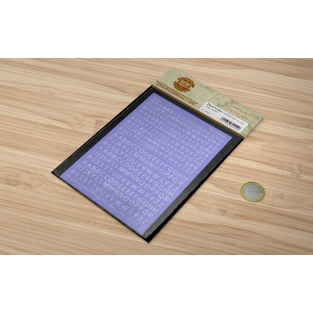 Bogstaver (hvide) i strrelse 4,0 - 5,0 mm (STORE). Ark med decals
