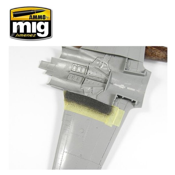 Anti-Slip Paste - Black Color, skala 1/48 - 1/72