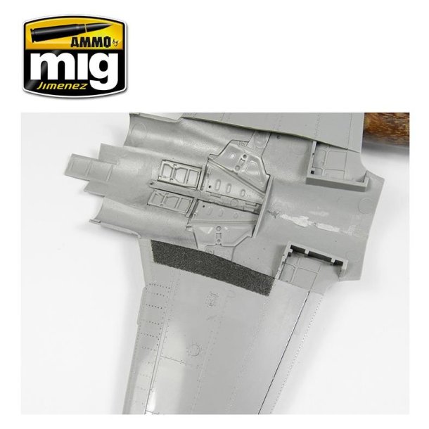 Anti-Slip Paste - Black Color, skala 1/48 - 1/72