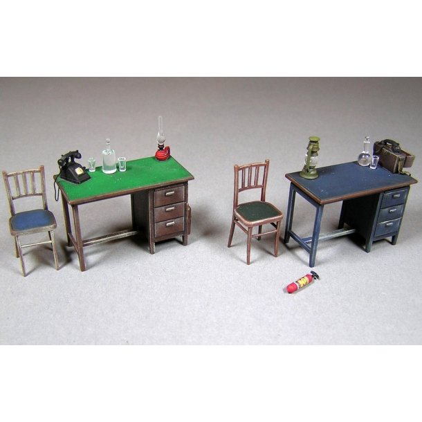 Kontormilj� med borde og stole