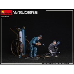 2 svejsere med udstyr