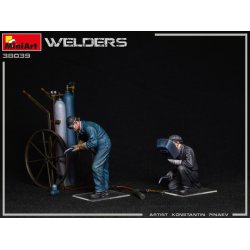 2 svejsere med udstyr