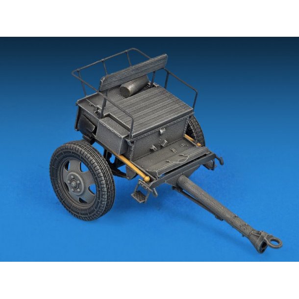 Tysk artilleri-traktor T-70(r) og 7,62cm FK 288(r) med bestning