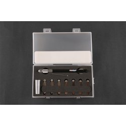 Rivet maker for model