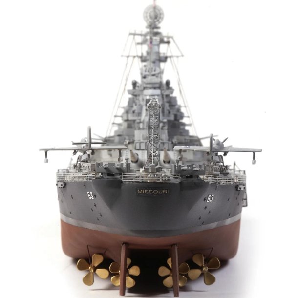 USS Missouri (BB-63), skala 1/200