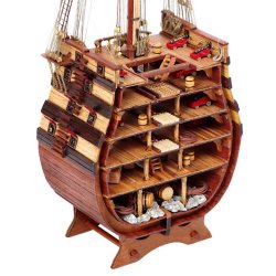 Santisima Trinidad - Sektion af skrog