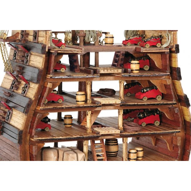 Santisima Trinidad - Sektion af skrog