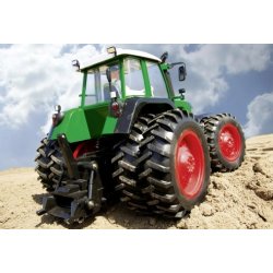 Fendt traktor med dobbeltdk, skala 1/14