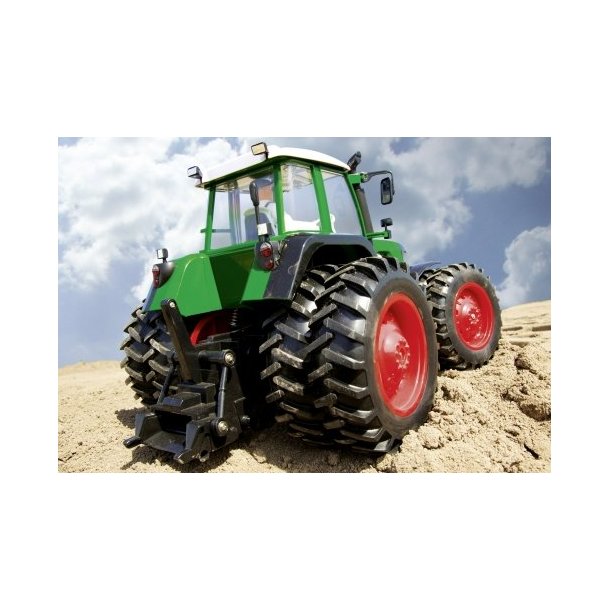 Fendt traktor med dobbeltdk, skala 1/14