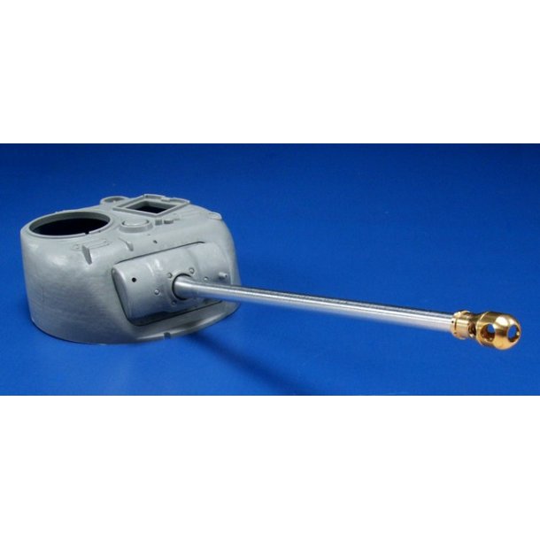 76,2mm 17 pdr anti-tank gun Sherman Firefly