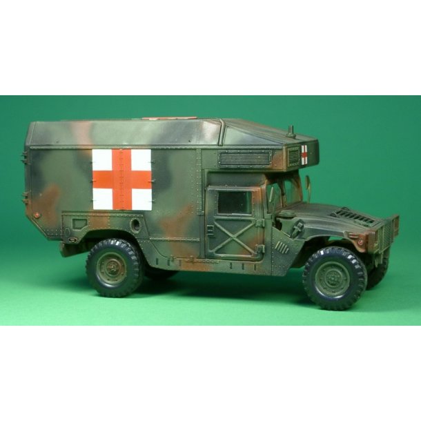 M997 Maxi-Ambulance