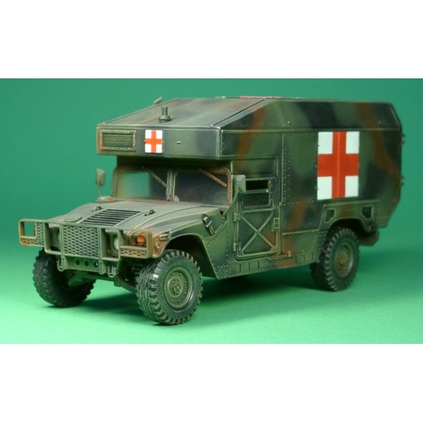 M997 Maxi-Ambulance