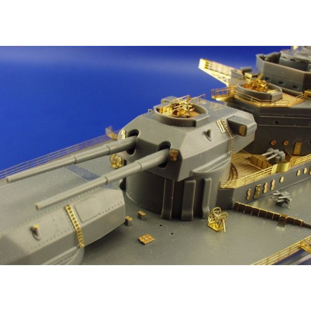 Fotots st til Tamiya&acute;s Tirpitz