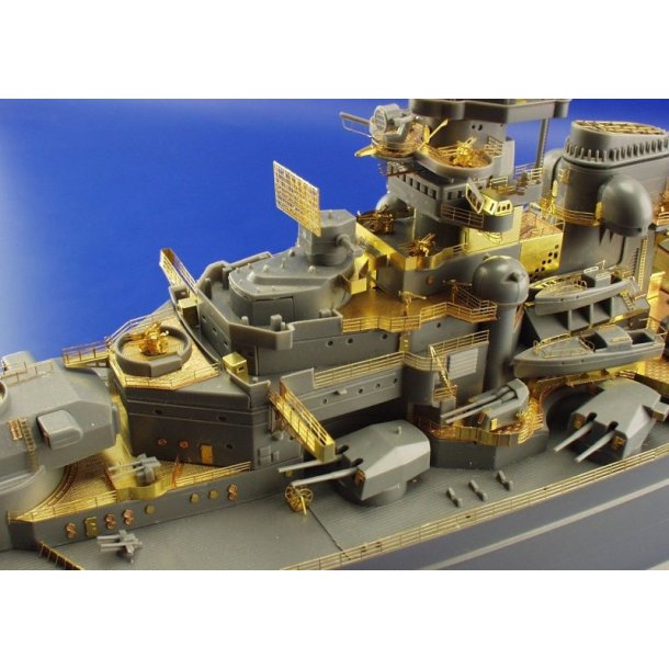 Fotots st til Tamiya&acute;s Tirpitz