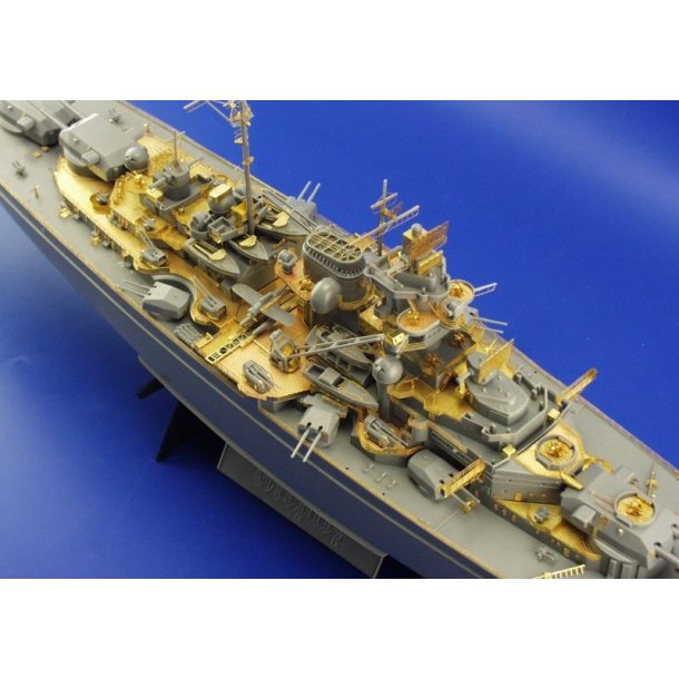 Fotots st til Tamiya&acute;s Tirpitz