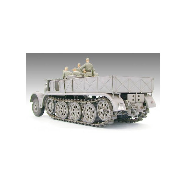 German 18 T Halftrack Famo