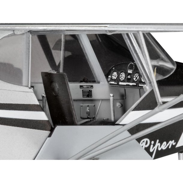 Sports Plane &acute;Piper&acute;, skala 1/32