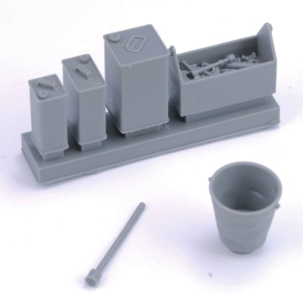 Vrktjskasse, oliekander og spand, skala 1/16