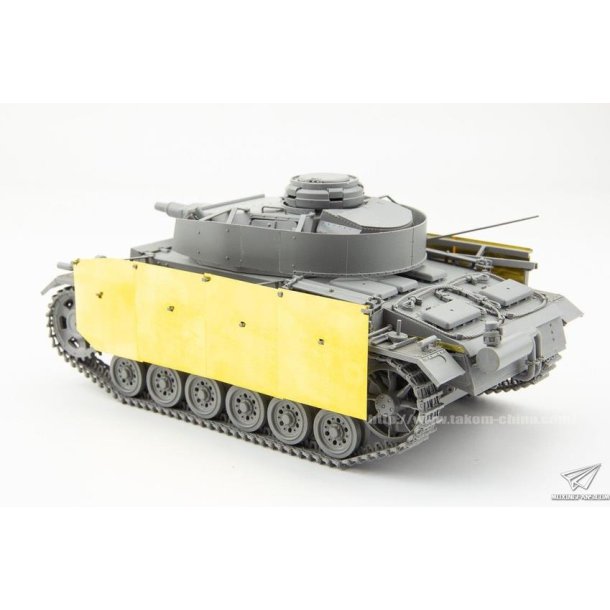 Pz.Kpfw.III Ausf. N mit Sch&uuml;rzen