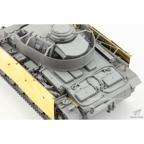 Pz.Kpfw.III Ausf. N mit Sch&uuml;rzen