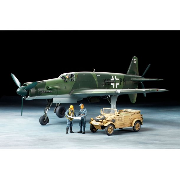 Dornier Do335A Pfeil with Kubelwagen Type 82