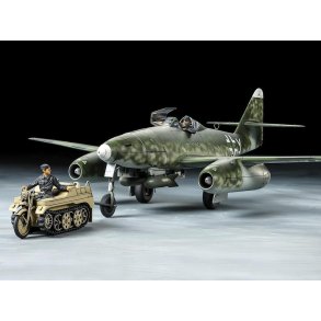 Messerschmitt Me262 A-2a w/Kettenkraftrad