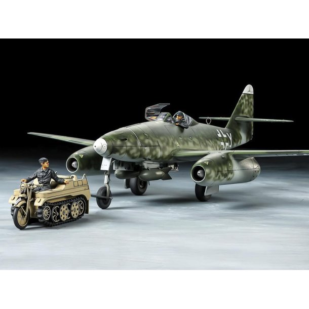Messerschmitt Me262 A-2a w/Kettenkraftrad