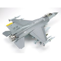 Fighting Falcon F16CJ Block 50