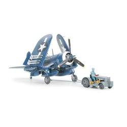 Vought F4U-1D Corsair w/ &acute;Moto-Tug&acute;